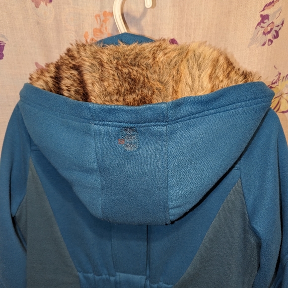 Three Stones Coat - Fleece & Faux Fur - Picture 4 of 10